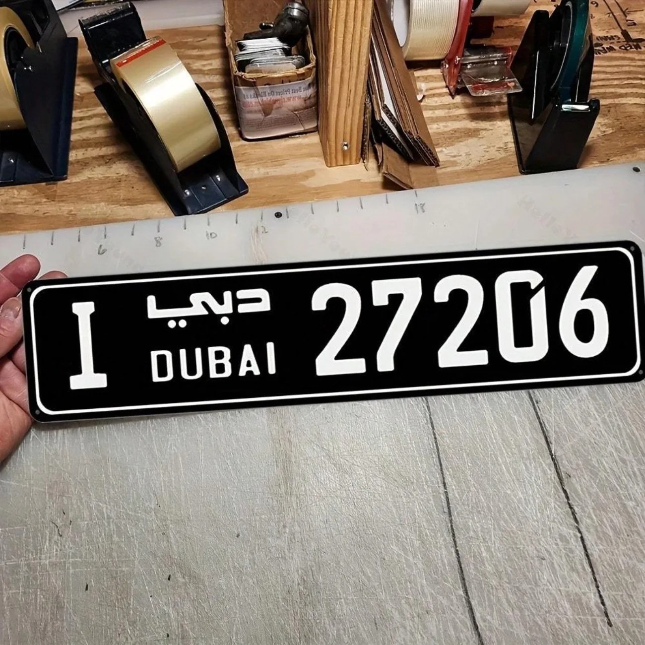 Car Accessories In Dubai - 각인된 알루미늄 두바이 테마 거리 표지판,